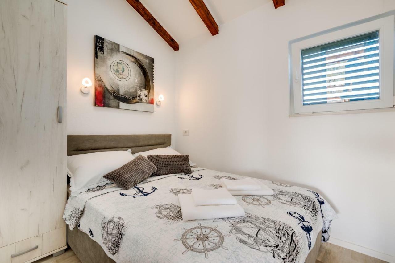 Holiday Home Juli With Jacuzzi Sibenik Exterior photo